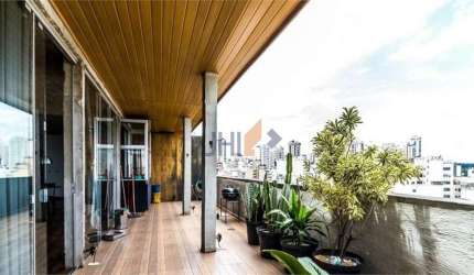 Apartamento de cobertura com 127 m² de frente ao Memorial da America Latina para venda