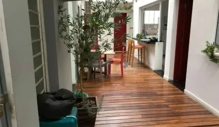 Sobrado comercial para locação com 300m² em Pinheiros.