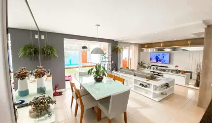 Casa à venda em São Leopoldo, Bairro Santo André - Com piscina, churrasqueira e muito mais!