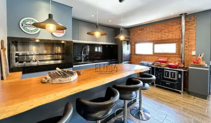 Casa Semi Mobiliada com 201,95m² à venda no bairro São Jorge, Novo Hamburgo - Churrasqueira, Lareira e Espaço Gourmet