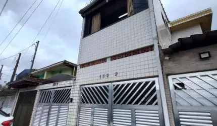 S. Vicente - Sobreposta alta com entrada e garagem independente