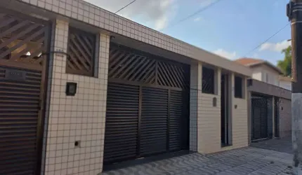 Casa com 3 quartos, Vila Cascatinha, São Vicente - R$ 550 mil, Cod: 138743