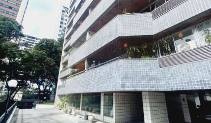 Apartamento à Venda com 204 M² no Espinheiro com 04 Quartos sendo 02 Suítes.