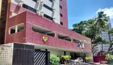 Flat à Venda em Boa Viagem à 50 metros do Mar com 40M² Mobiliado.