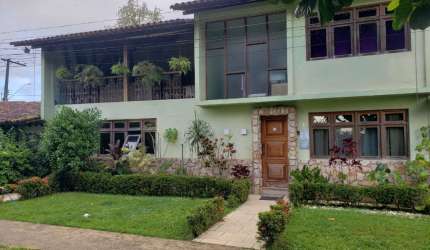 Casa à Venda em condomínio fechado em Aldeia com 250M².