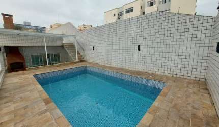 Encante-se com Esta Casa dos Sonhos no Embaré!