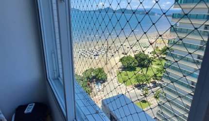 Apartamento de 2 Dormitórios Frente ao Mar no Embaré, Andar Alto e Totalmente Reformado