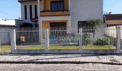 Casa com 3 dormitórios mais 1 suíte no bairro Guanabara.