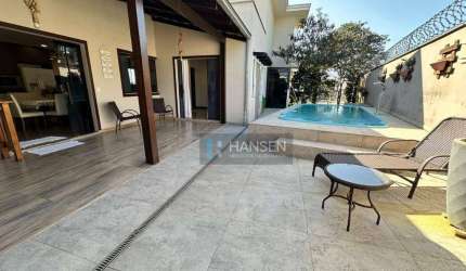 Casa com 1 suíte + 2  dormitórios à venda, 243 m² por R$ 1.250.000 - Vila Nova - Joinville/SC