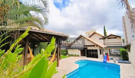 Casa com 2 suítes + 3  dormitórios à venda, 235 m² por R$ 1.249.000 - Costa e Silva - Joinville/SC