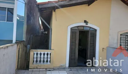 Sobrado de 137m² com vaga de garagem, 2 quartos e suíte