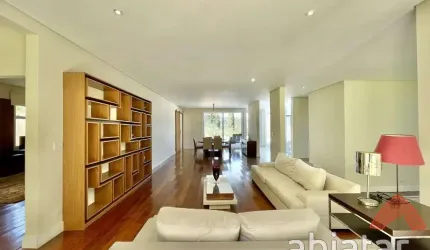 Casa de 1.080m² de 5 dormitórios com vaga para 6 carros - Parque Rincão