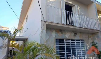 Sobrado de 198m² com 3 dormitórios e vaga para 4 carros - Jardim Pinheiros