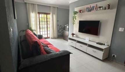 Casa de 460m² com 3 dormitórios com vaga de garagem - Vila Iasi