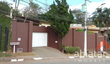 Sobrado de 525m² com 4 dormitórios com vagas de garagens - Vila Santo Antônio