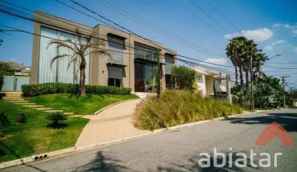 Casa de Alto Padrão com 5 Suítes no Tamboré 3 - Nova e Totalmente Mobiliada