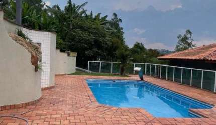 Chácara à Venda em Mairiporã: Porteira Fechada!
