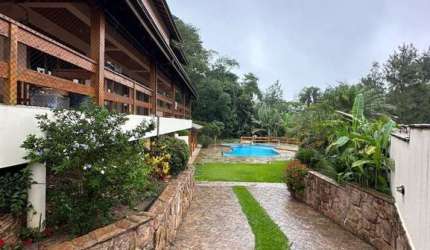 CASA DE 557M² COM 4 DORMITÓRIOS E 2 SUÍTES - CHÁCARAS ANA LÚCIA - EMBU DAS ARTES