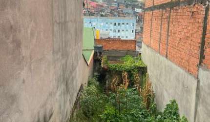 TERRENO COM CASA - JD. NOVO CAMPO LIMPO - EMBU DAS ARTES