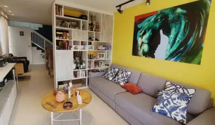 Sobrado 3 Quartos com 1 suíte, 2 vagas no Parque Monte Alegre - Taboão da Serra.