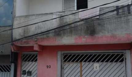 Residência Dupla com Entradas Individuais e Conforto Garantido no Jd Novo Record!