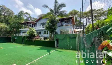 Casa Ampla com 4 Suítes no Condomínio Iolanda - Taboão da Serra