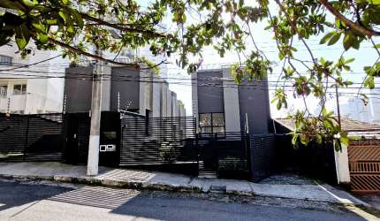 Casa Triplex em Condomínio Fechado no Real Parque