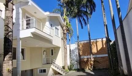 Casa no condomínio Residencial Vila Verde para venda e locação com 4 quartos, sendo 3 suítes, 312m²