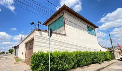 Casa com 3 quartos à venda na Rua Dois, 237, Conjunto Habitacional Nova Pampulha, Contagem por R$ 799.000
