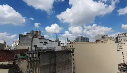 Conjunto Comercial 63m² e 01 banheiro.  Condomínio com Recepção e Segurança.  Excelente localização, á 4 minutos andando para a Estação do Metrô Sé