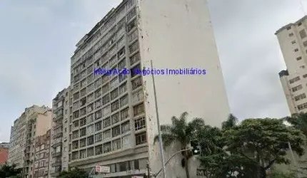 Apartamento Studio 33m², 01 dormitório e 01 banheiro.  Condomínio com portaria.  Excelente localização, á 5 minutos andando para a estação do metrô