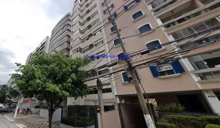 Conjunto comercial 30m², 01 banheiro e 01 vaga de garagem.  Condomínio com recepção e segurança 24hrs.  Excelente localização entre as Ruas Bandeira