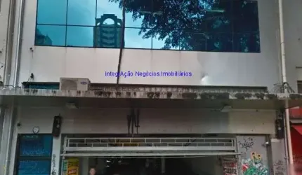Loja 783m²,  08 banheiros e 02 vagas de garagem.  Excelente localização á 9 minutos andando para a estação do metrô Consolação; Entre as Ruas Costa