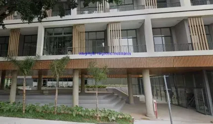 Loja 696m², 02 banheiros e 05 vagas de garagem.  Excelente localização, entre as Ruas Jorge Tibiriçá, Joel Jorge de Melo