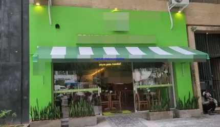 Loja 242,60m², 02 salas, 01 mezanino  e 02 banheiros.   Excelente localização á 3 minutos andando para a estação do metrô República