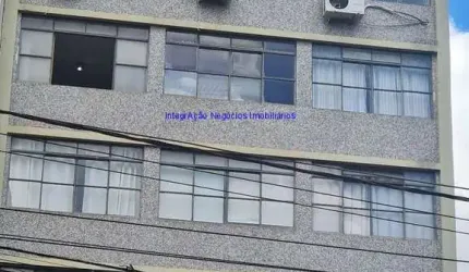 Conjunto Comercial 45m², 03 salas, 01 copa e 01 banheiro.  Condomínio recepção e segurança.  Excelente localização