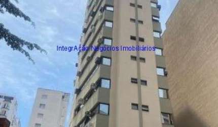 Conjunto comercial 214m², 02 banheiros e 02 vagas na garagem.  Condomínio com portaria, segurança e recepção.  Excelente localização