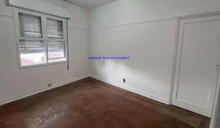 Apartamento 108m², 3 dormitórios e 2 banheiros.   Excelente localização, à 10 minutos andando para a Estação do Metrô São Joaquim.