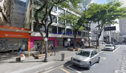 Loja 607m², 02 banheiros.  Excelente localização á 05 minutos andando para a estação do metrô Anhangabaú; Entre as Ruas 24 de Maio, Dom Jose de Barros