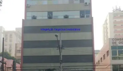Conjunto Comercial 55m², 01 copa, 02 banheiros e 01 vaga na garagem.  Condomínio com Recepção e portaria.  Excelente localização