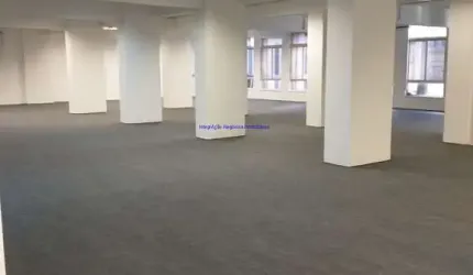 Conjunto Comercial 470m² e 02 banheiros.  Condomínio com Recepção e Segurança.  Excelente localização, á 4 minutos andando para a Estação do Metrô