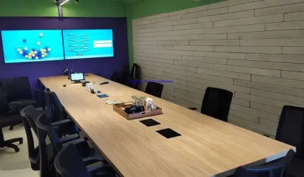 Conjunto Comercial 121,30 m² e 01 banheiro.  Condomínio com recepção e segurança.  Excelente localização á 5 minutos andando para a estação do metrô