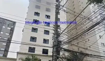 Conjunto Comercial  33m², 03 salas, 02 banheiros e 01 vaga na garagem.  Condomínio com recepção e segurança. Excelente localização