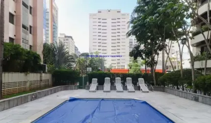 Apartamento 120m², 03 dormitórios (sendo 01 suíte), 03 banheiros e 02 vagas na garagem. Condomínio com Segurança, Portaria, Churrasqueira