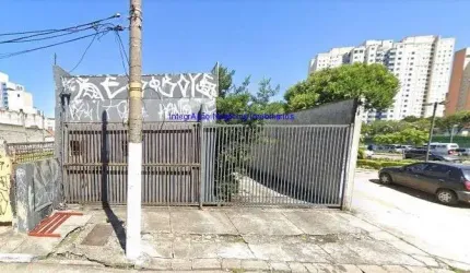 Terreno 370m².  Excelente localização á 07 minutos andando para a estação do metrô Tatuapé; Entre as Ruas Melo Freire, Fernandes Pinheiro e Platina.