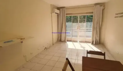 Apartamento 55m², 01 dormitório e 01 banheiro.  Condomínio com Segurança e Portaria.  Excelente localização.