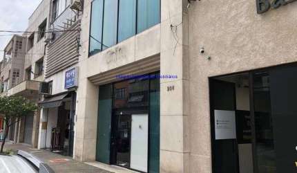 Loja 430m², 02 banheiros.  Excelente localização á 10 minutos andando para a Estação do Metrô Tiradentes; Entre as Ruas Lubavitch e Três Rios .