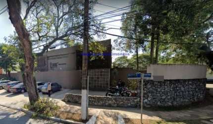 Sobrado comercial  1.100m², 25 salas, 13 banheiros e 25 vagas de garagem.  Excelente localização entre as Ruas Alberto Faria, Evangelista Rodrigues