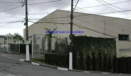 Prédio Comercial 700m², 5 banheiros e 9 vagas na garagem.  Excelente localização  entre as Ruas Antônio Fernandes de Oliveira