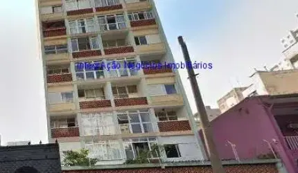Apartamento 180m², 03 dormitórios e  02 banheiros.  Condomínio com portaria, segurança 24hrs.  Excelente localização
